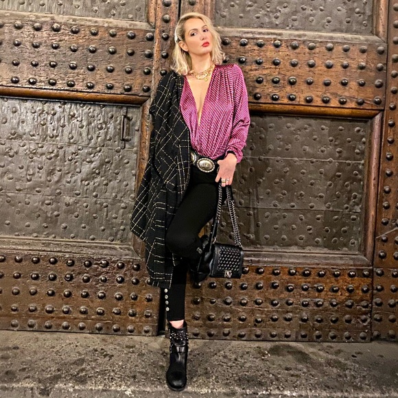 π€About Me - Picture 7 of 8